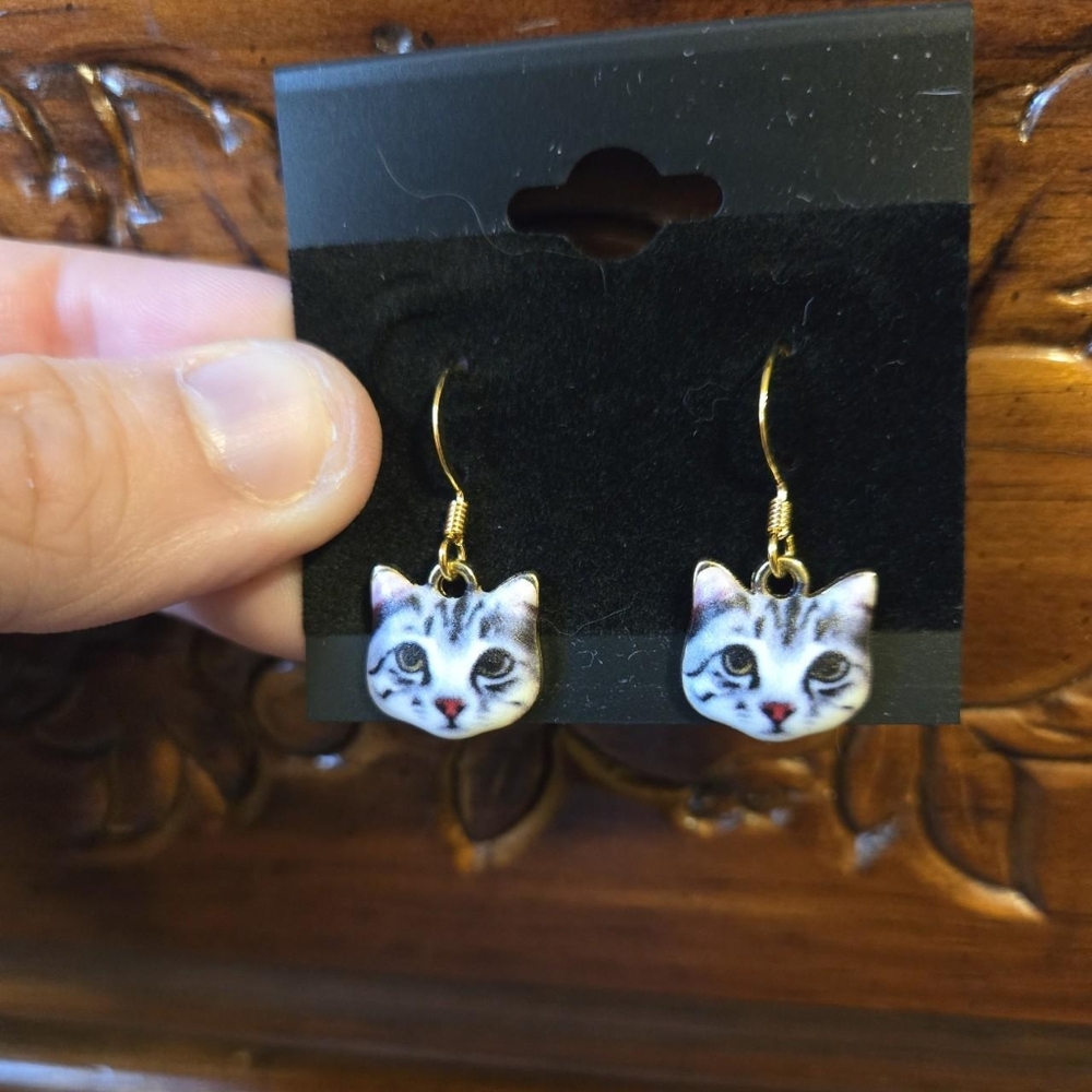 Cat face earrings